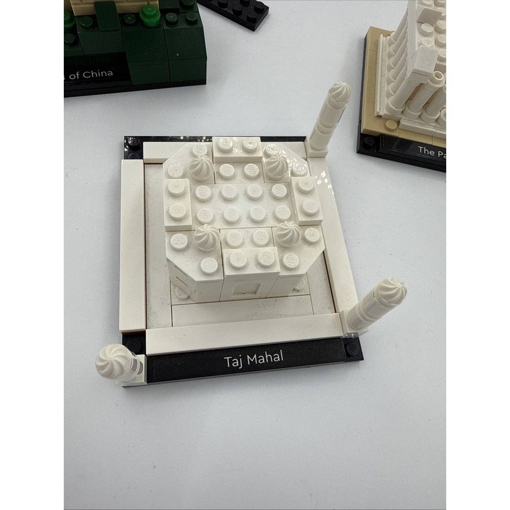 LEGO ARCHITECTURE: World of Wonders (40585) VIP Exclusive Missing A Few Pieces - Picture 2 of 9
